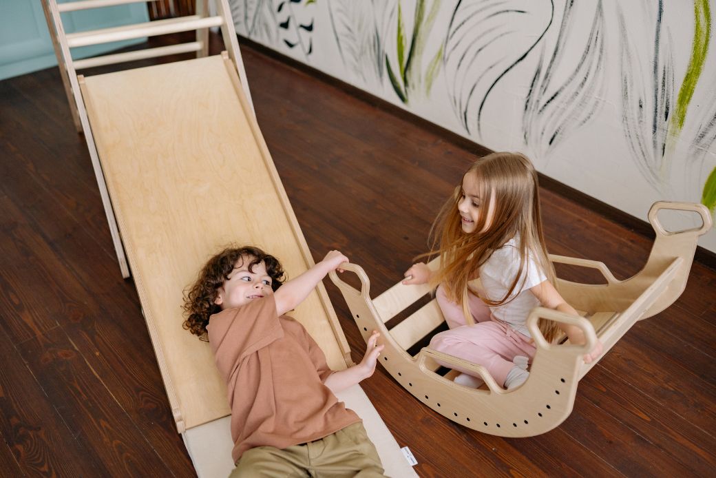 Stauraumwunder im Kinderzimmer: So schaffen Sie Ordnung und Gemütlichkeit mit HOKO‑flexi